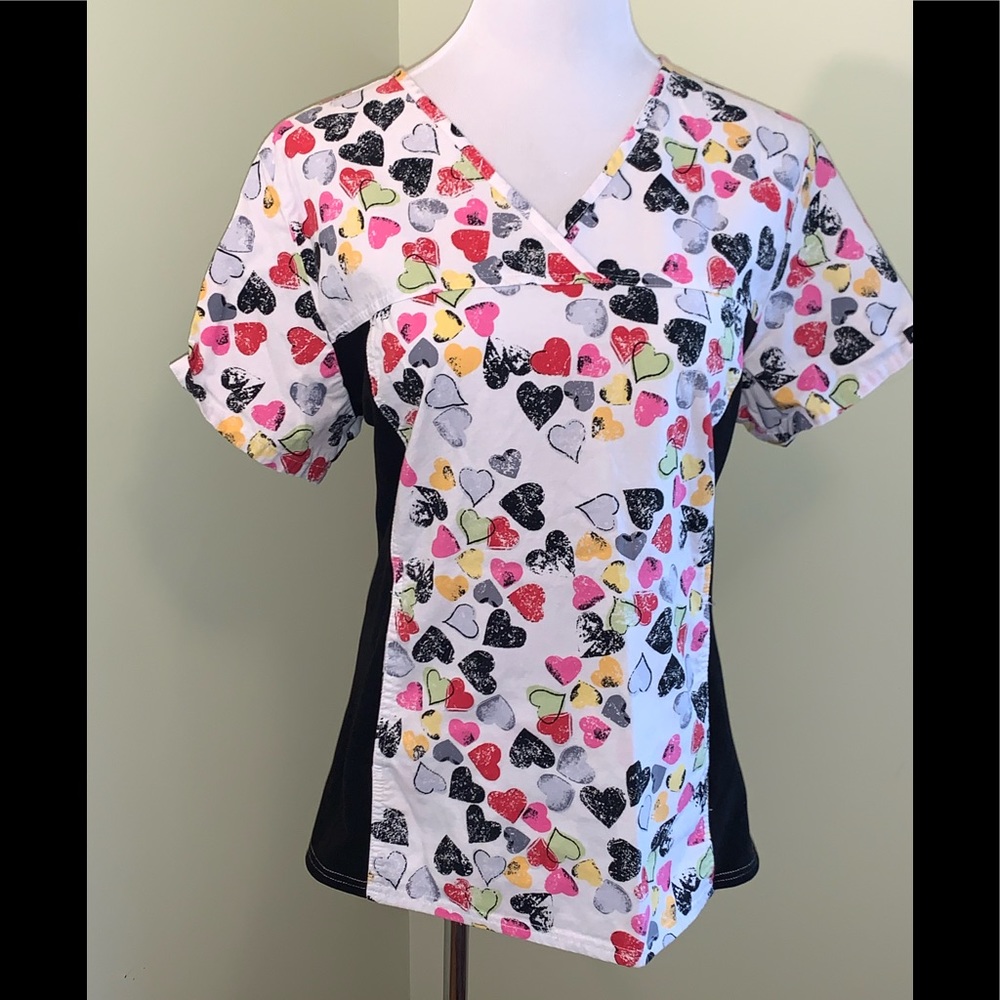 Cherokee multicolor heart scrub top